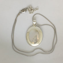 Load image into Gallery viewer, Silver Mother Of Pearl Necklace (Oval)